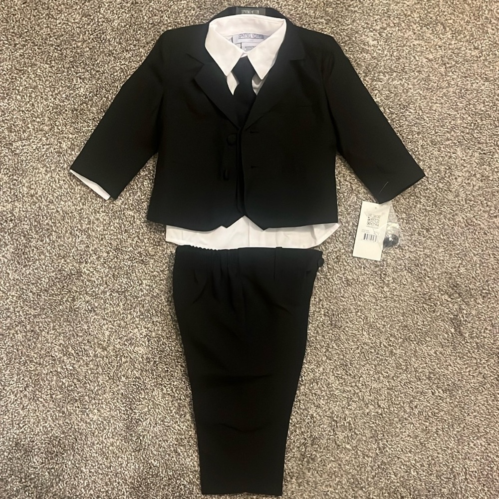 BRAND NEW Black and White 5 piece suit set Size 12M